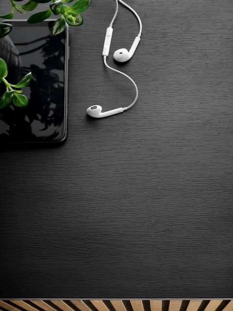 Stolik nocny czarny CAMELIA S54 z oświetleniem NOWOCZESNY CZARNY/DĄB WOTAN