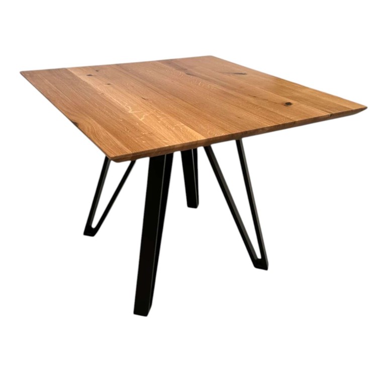 Stół LOFT Kwadratowy z Litego Drewna Dębowego 90x90 cm na Metalowej Podstawie IND Rodzaj blatu Drewno sękate Odcień wykończenia blatu Antique Rodzaj krawędzi blatu Krawędź ścięta