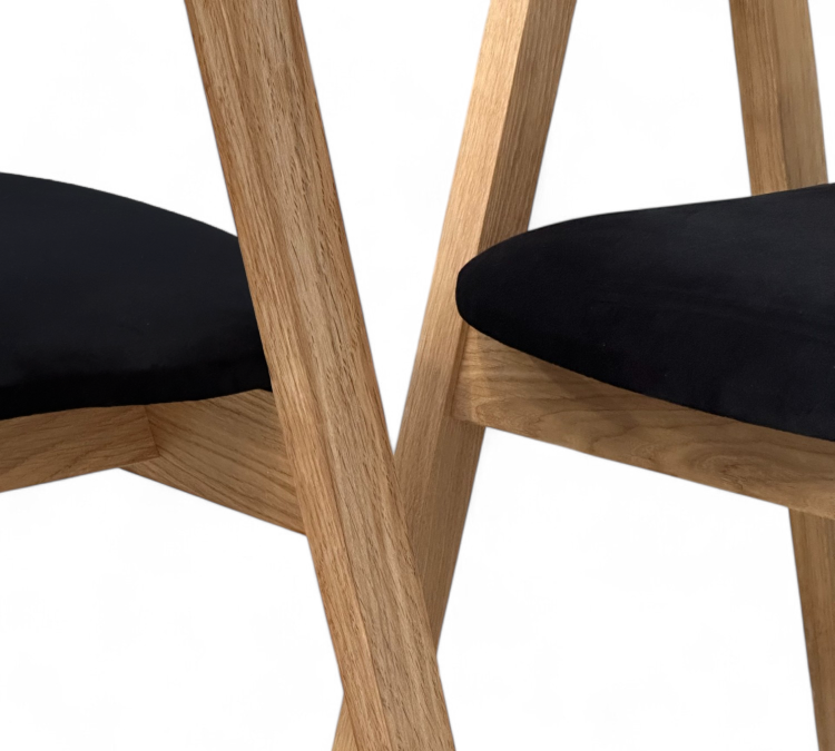 Zestaw 4x Krzesło Dębowe z Tapicerowanym Siedziskiem Dąb Naturalny Olejowany + Tkanina Velvet Riviera 100 (Czarny)